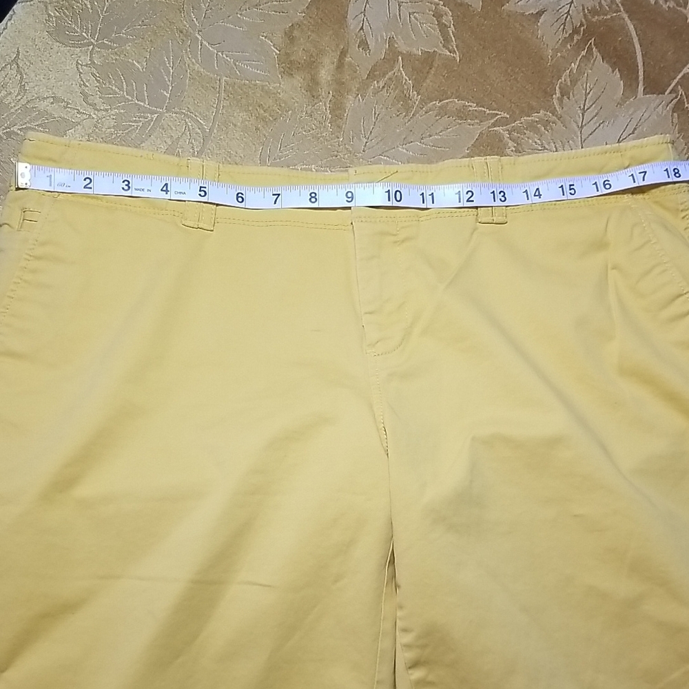 Old Navy Mustard Women's Bermudas